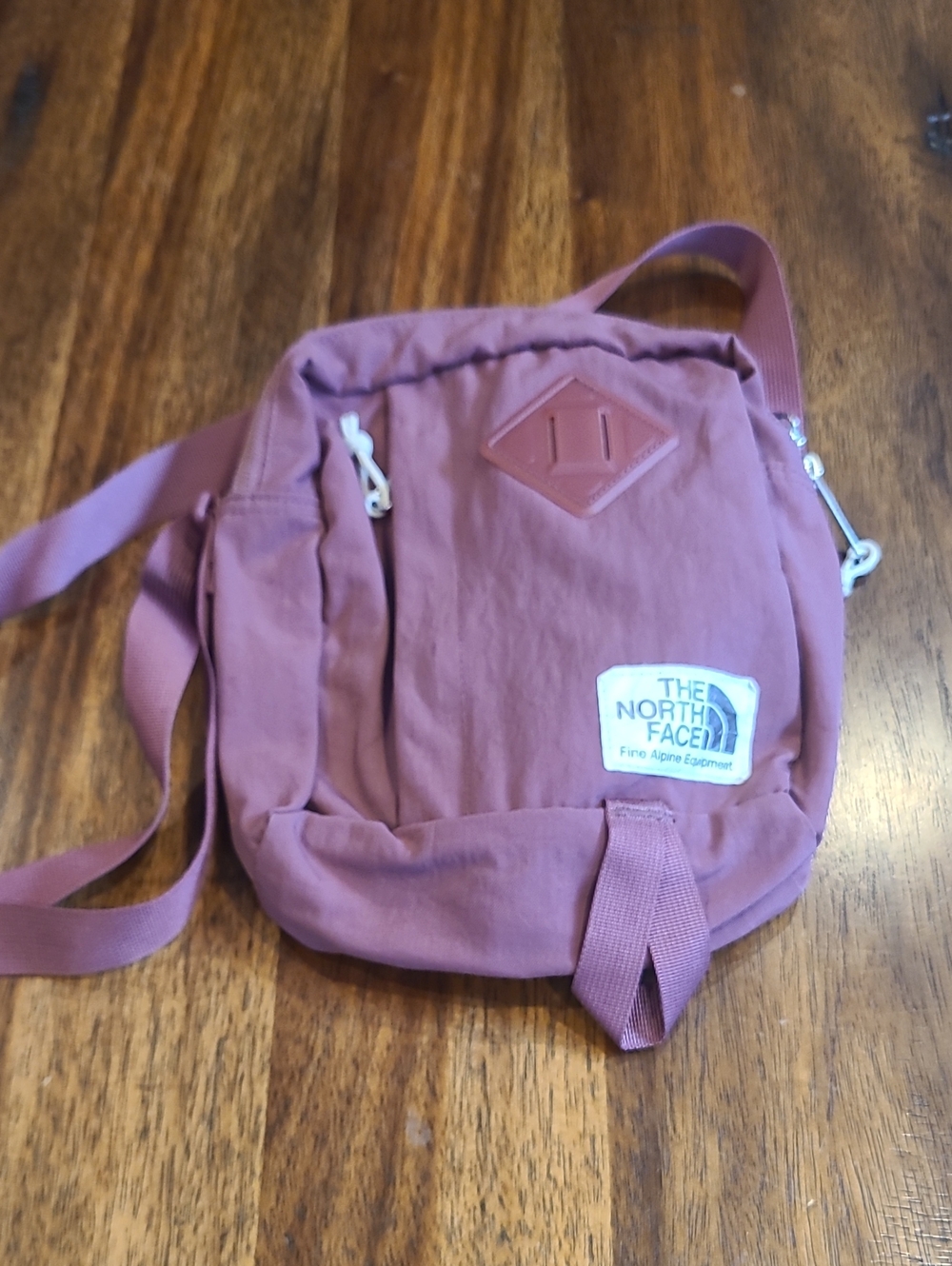 North Face  Berkeley Crossbody Bag In Mauve Purple
